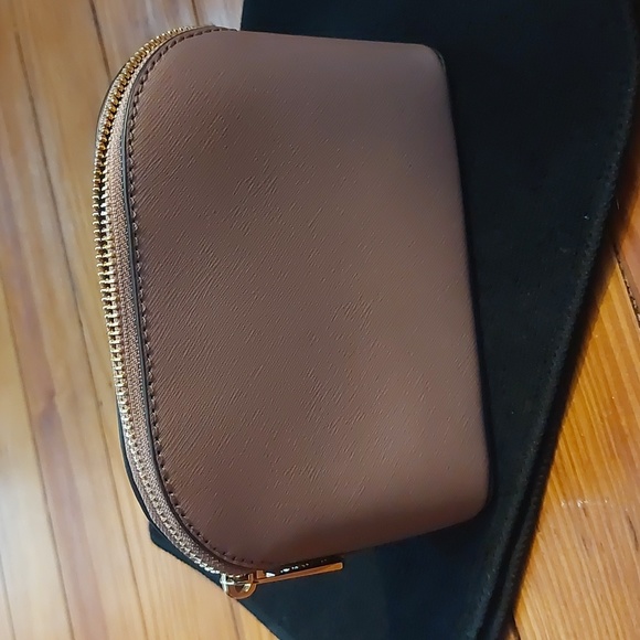 Michael Kors Travel Bag - Picture 2 of 15